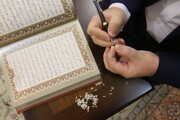 کاتب ۳۸ قرآن خاص جهان با فروش وسایل خانه‌اش به دنبال خلق اثر جدید است | رکورد تحریر بزرگ‌ترین قرآن جهان می‌شکند