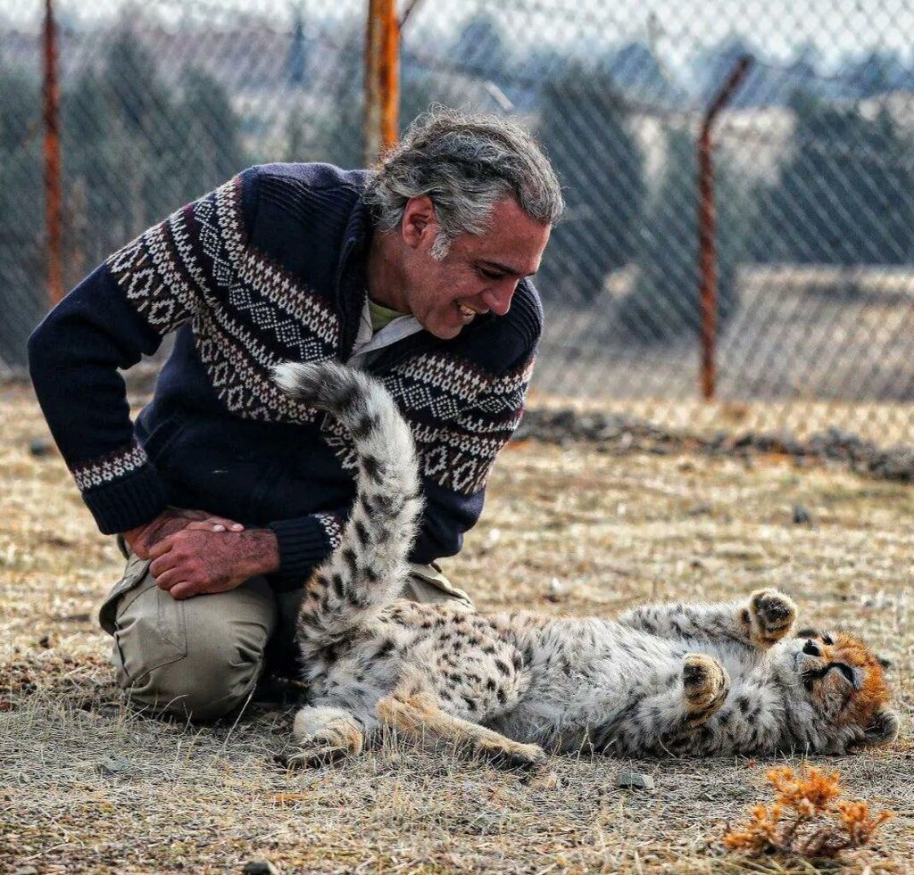 مخالف تاکسیدرمی پیروز بودم | شوکه شدم وقتی چنین پیشنهادی به من دادند... | هر کاری میکنم مرگ پیروز فراموش نمی شود