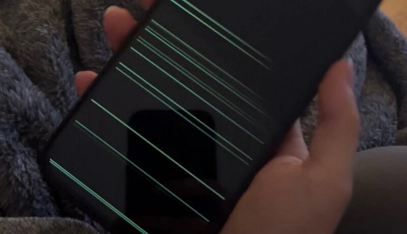 قول اپل برای رفع ایراد عجیب آیفون ۱۴ پرومکس | خطوط افقی که چشمک میزنند!