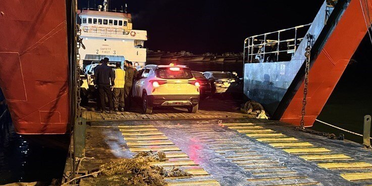 قفل واردات خودرو شکسته شد؛ تصاویر اولین خودروهای وارداتی را ببینید | این خودروها چگونه به فروش میرسند؟