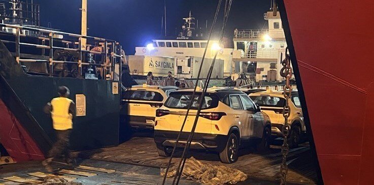 قفل واردات خودرو شکسته شد؛ تصاویر اولین خودروهای وارداتی را ببینید | این خودروها چگونه به فروش میرسند؟