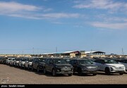 تصاویر | دپوی هزاران خودرو در کارخانجات خودروسازی بم