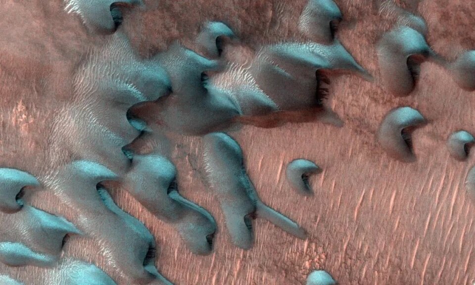 تصاویر شگفت‌انگیزی از کریسمس مریخی | مناظری از برف و یخ در سیاره سرخ
