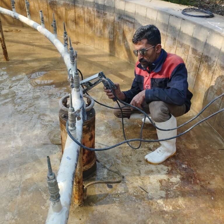 قهرمان محله | کارگری و مردمداری به شیوه احمدآقا