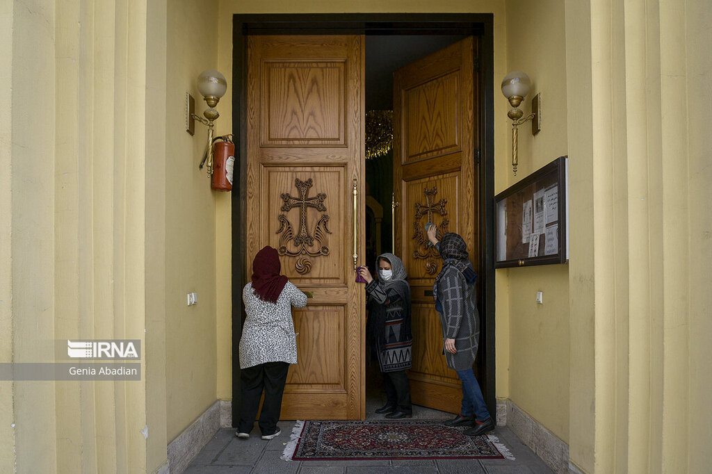 تصاویر ا غبارروبی زنان ارمنی در آستانه سال نو میلادی