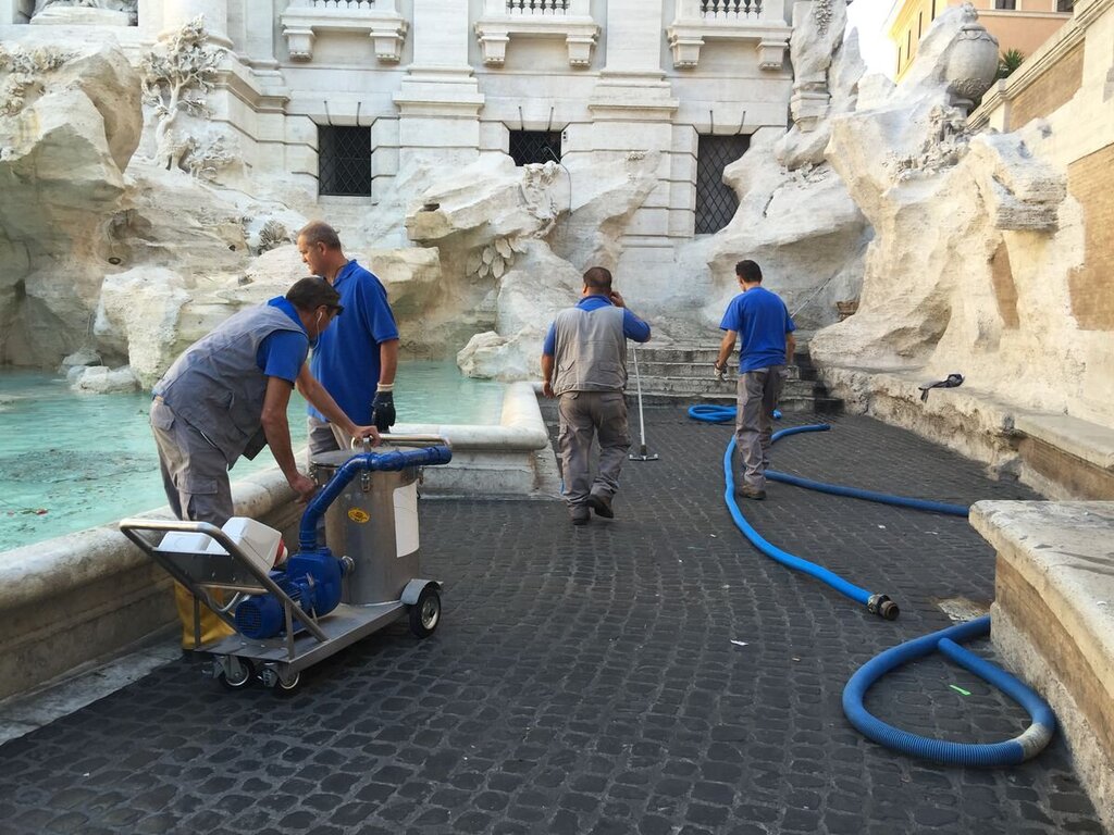 تصاویر | درآمد ۶۹ میلیاردی مشهورترین فواره | سکه بیندازید تا به این شهر برگردید