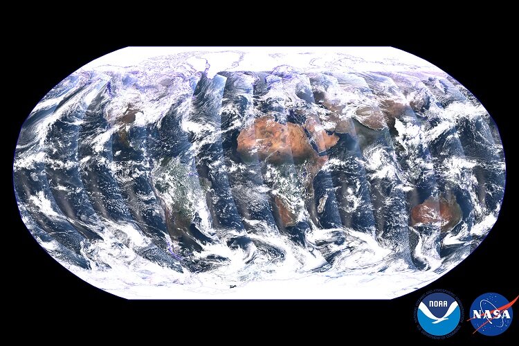 تصویری خیره‌کننده از اولین نمای کامل زمین | موزاییک‌هایی که جهان ما را از فضا نشان می‌دهند