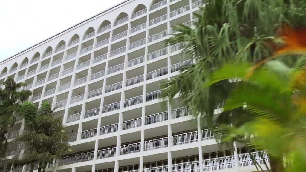 عکس| تصاویری شگفت انگیز از محل دفن پله | قبرستان عمودی با ۱۴ هزار اتاق