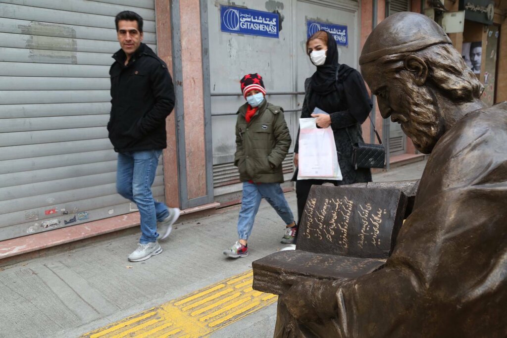تصاویر | با مفاخر ایران در قلب تهران عکس یادگاری بگیرید