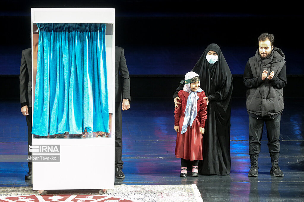 تصاویر ا دختر و پسر شهید سردار سلیمانی در روایت سرباز