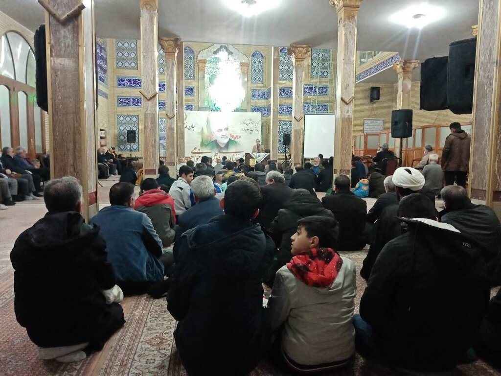 نذری نان و صلوات و برپایی موکبهای میهمانی در محلهها | رقابت کشتیگیران نوجوانان با عنوان «جانم فدای حاج قاسم»