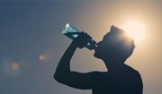 آب بنوشید، بیشتر عمر کنید | ارتباط کم آبی بدن با پیری زودرس