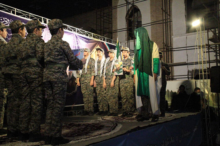 توزیع بسته حمایتی بین نیازمندان به نیت حاج قاسم