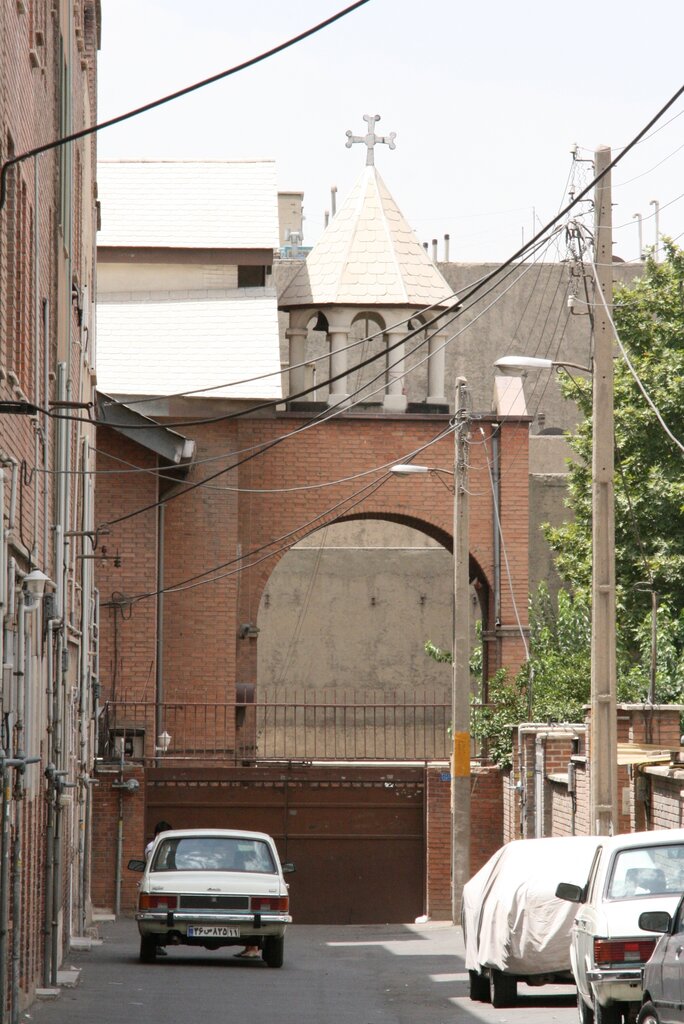 این کوچه بوی محبت و نوعدوستی میدهد