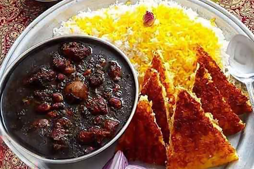 ترکیب سبزیها در قورمه سبزی | سبزی قورمه تهرانی و خوزستانی چیست | استفاده زیاد از این سبزی باعث تلخی قورمه سبزی میشود