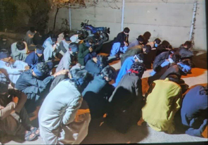 ببینید | بازداشت ۱۰۰ نفر از اوباش و سارقان مسلح در زاهدان