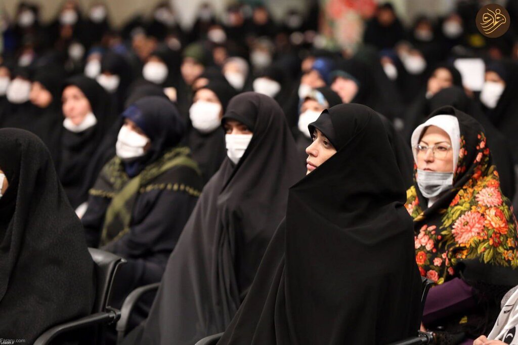 عکس | الهام چرخنده در دیدار امروز بانوان با رهبر انقلاب