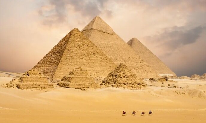 اهرام رازآمیز مصر چند سال عمر دارند؟ | هدف واقعی فراعنه از ساخت این سازه‌های شگفت‌انگیز