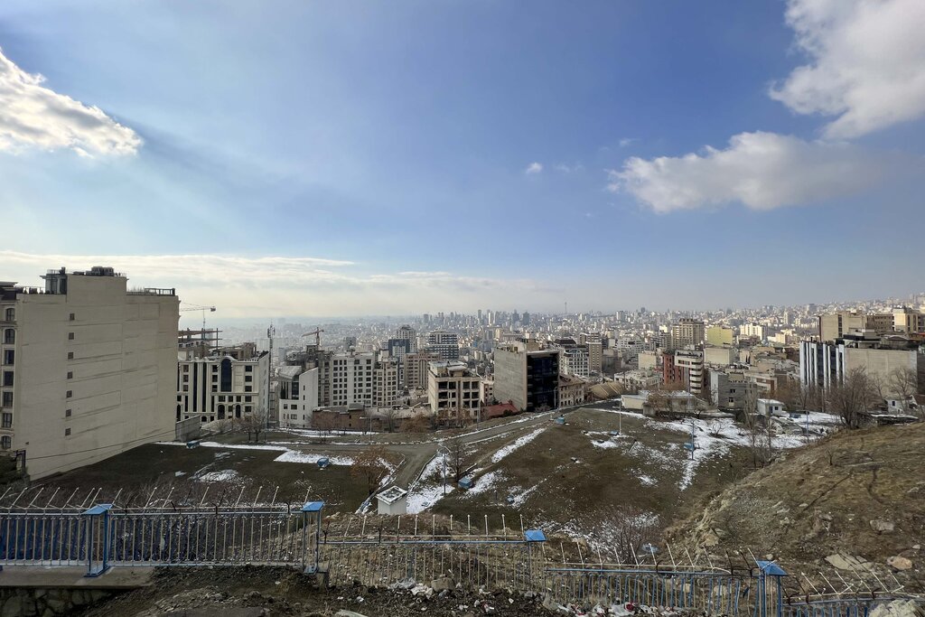 بهبود کیفیت هوا در تهران / منا عادل
