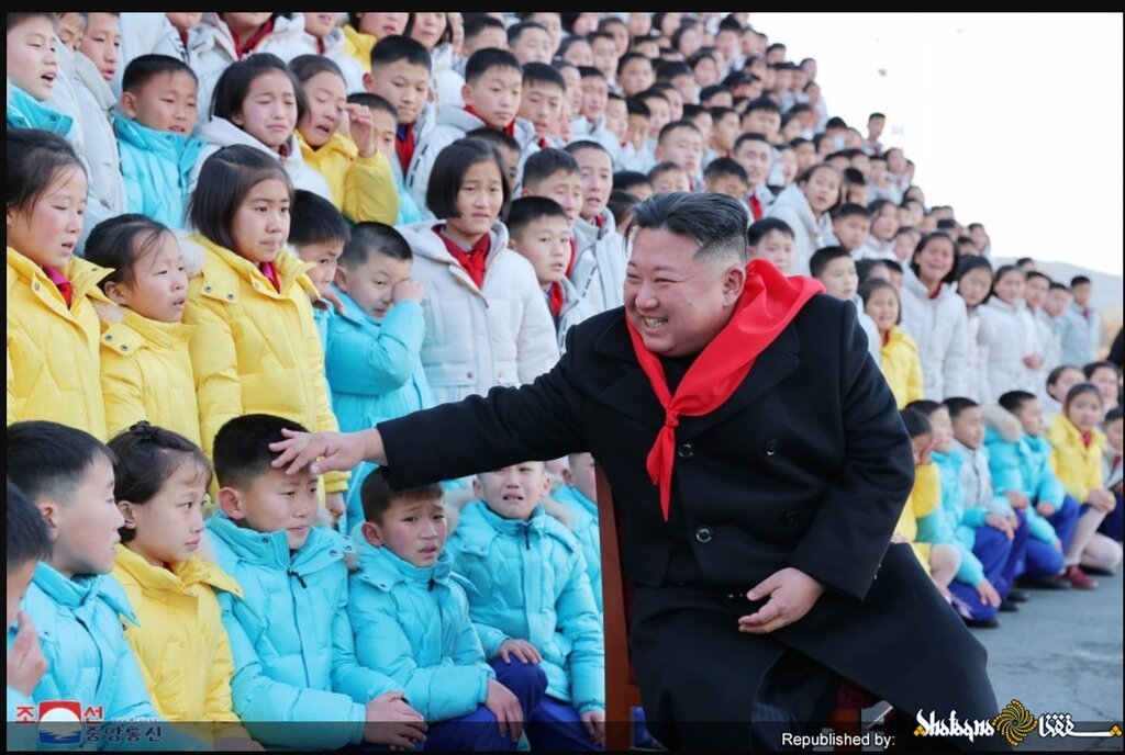 تصاویر عجیب رهبر کره شمالی | همه گریان؛ کیم جونگ اون خندان!