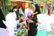 جشن روز مادر در ۱۱۰ نقطه تهران برگزار می شود | اهدای هدیه به مادران