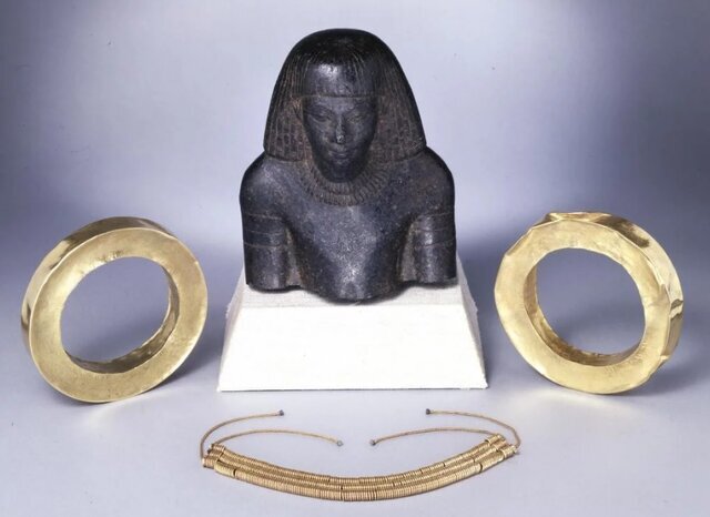 تصاویر جواهراتی گرانبها که مصریان باستان با خود به گور بردند