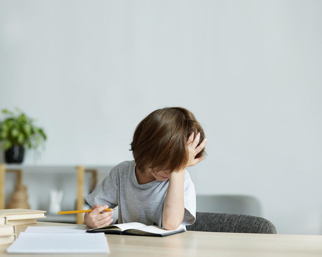 دلایل افت تحصیلی و بی‌توجهی دانش آموزان به یادگیری مطالب درسی | چه کودکانی اختلال یادگیری دارند؟