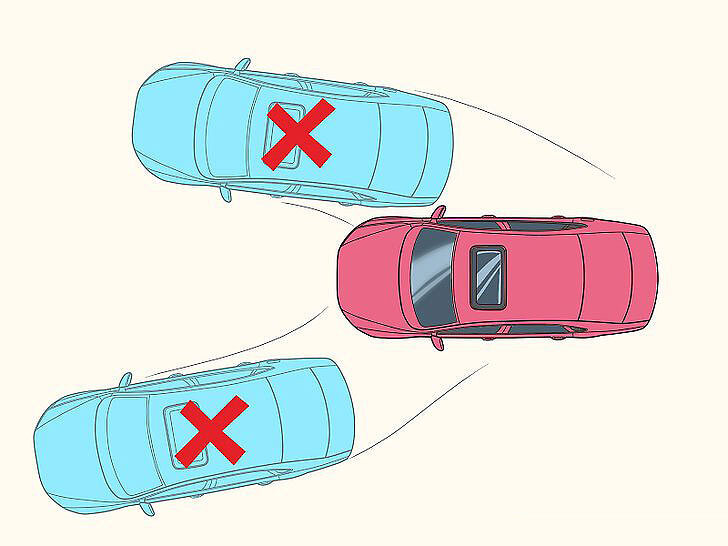 چگونه در برف رانندگی کنیم؟ | ۶ توصیه مفید برای جلوگیری از تصادف در روزهای برفی