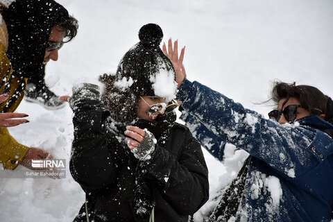 تصاوير | بارش برف و تفریحات زمستانی در یاسوج