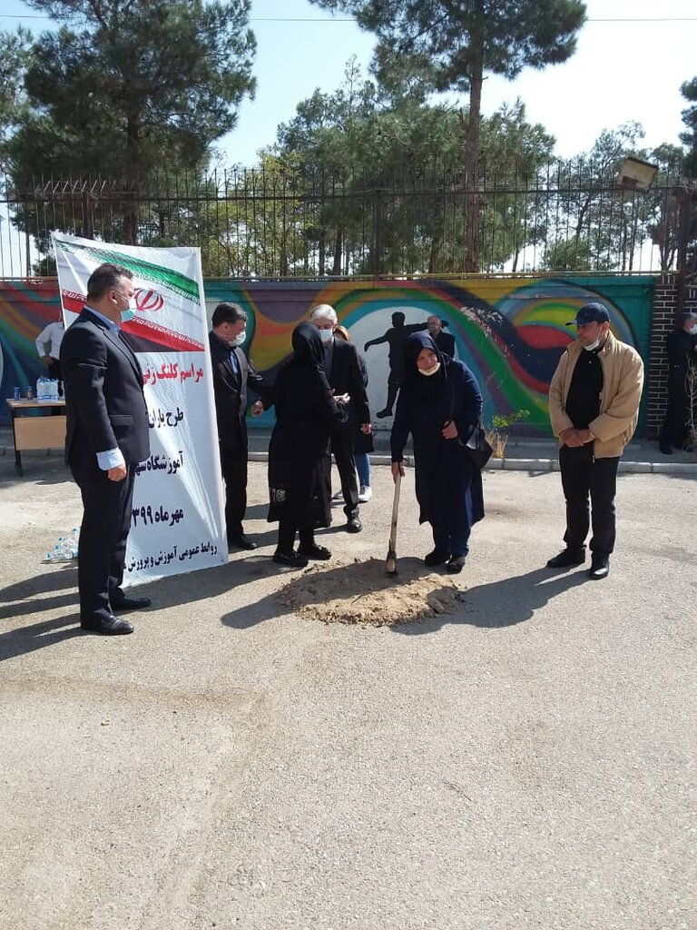 قهرمان محله | معلمی که با وصیت مادرش مدرسهساز شد