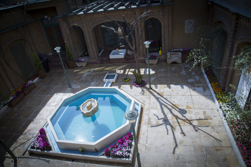 کافهای دنج در خانهای تاریخی