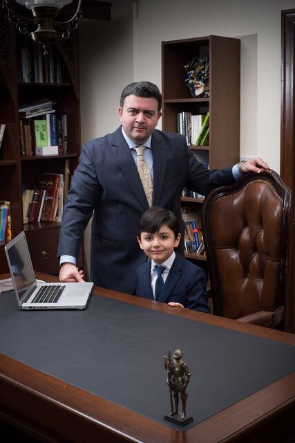 تصاویر | شاهزادههای مدعی سلطنت ایران را بشناسید | ما شاه ایرانیم؛ تحویلمان بگیرید!