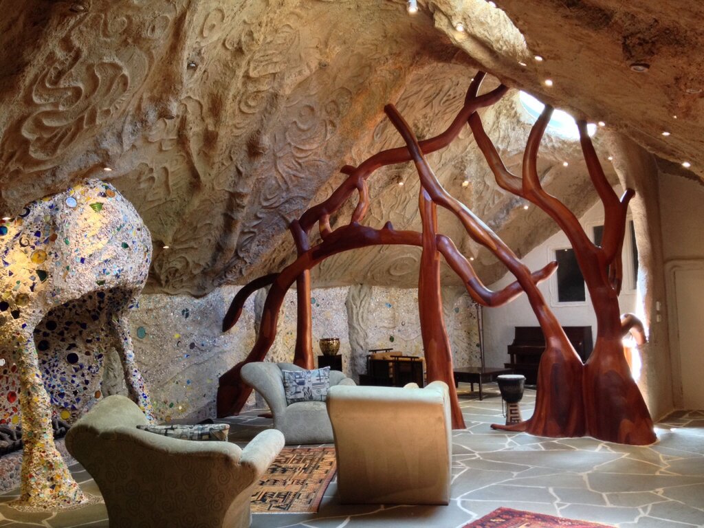 تصاویر عجیبترین خانههای دنیا؛ از خانه توالتی تا قلعه حبابی | داخل خانه اعجابانگیز صحرا را ببینید