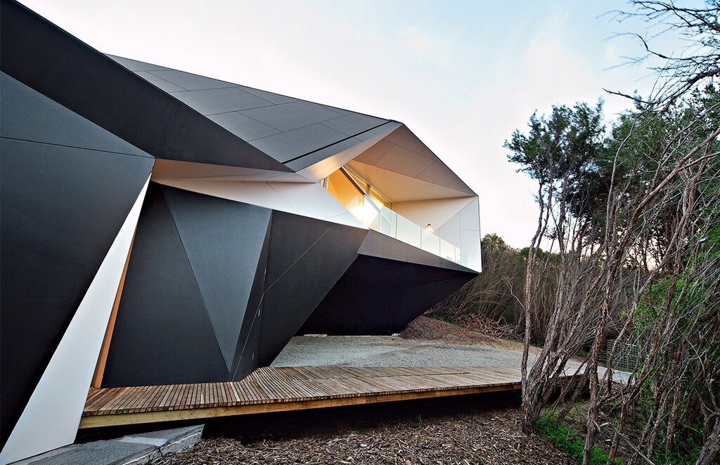 تصاویر عجیبترین خانههای دنیا؛ از خانه توالتی تا قلعه حبابی | داخل خانه اعجابانگیز صحرا را ببینید