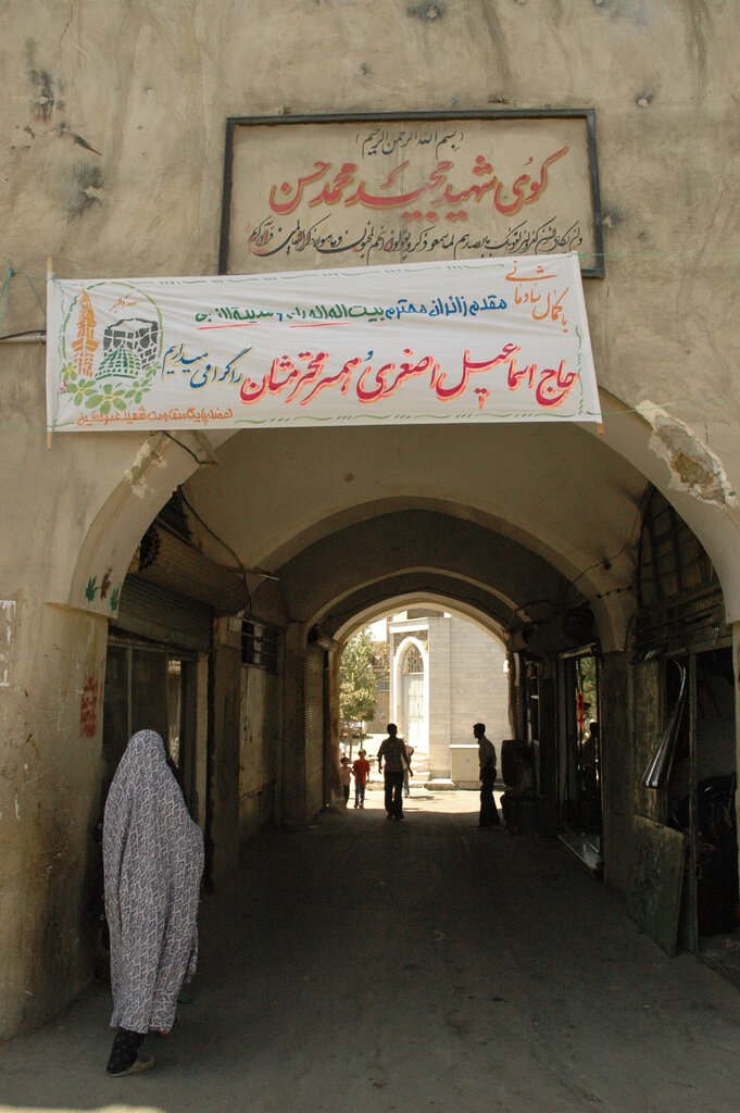 تنها بازمانده یک قلعه قدیمی