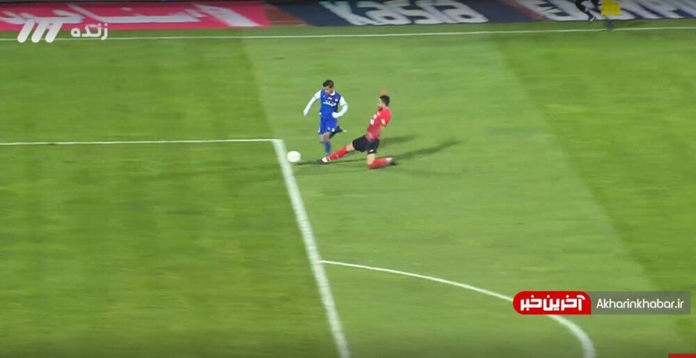 تصویر جنجالی از اشتباه بزرگ داور به سود استقلال | درست و غلط پنالتی آبیها مشخص شد