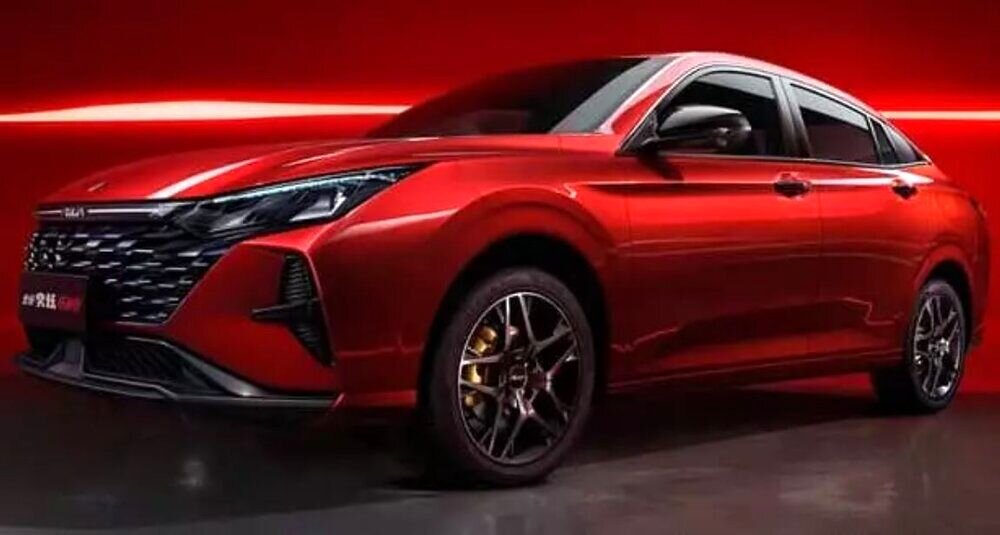 تصاویر | دانگ فنگ ایران خودر در راه بازار | قیمت این سدان چینی چند است؟