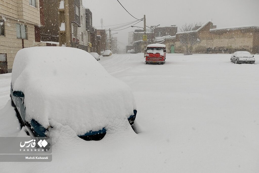 تصاویر ناب چهره زمستانی شهر همدان؛برف بر سر باباطاهرعریان هم بارید ا بوعلی سینا و عین قضات هم سفید پوش شدند