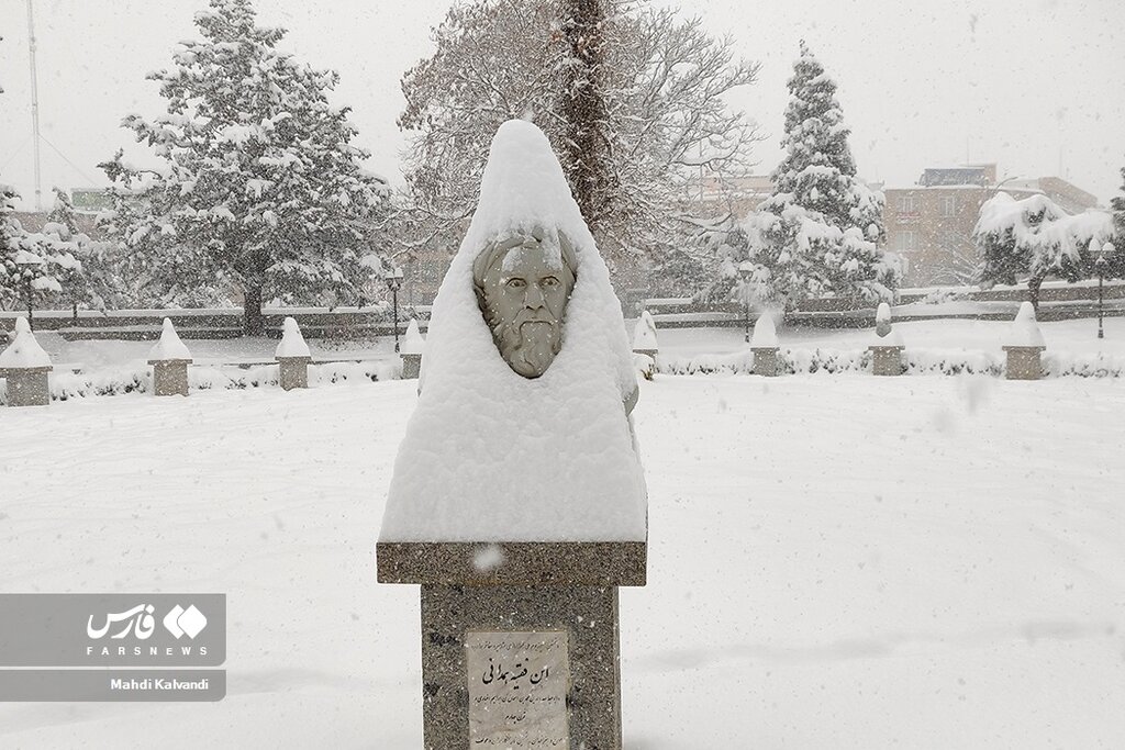 تصاویر ناب چهره زمستانی شهر همدان؛برف بر سر باباطاهرعریان هم بارید ا بوعلی سینا و عین قضات هم سفید پوش شدند