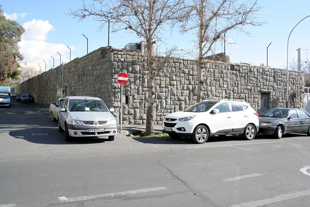 کاخی با تونلهای مخفی در زیر زمین