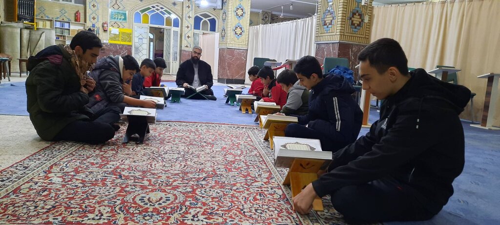 دورهمی شاد و آموزشی بچه‌های مسجد بقیع 