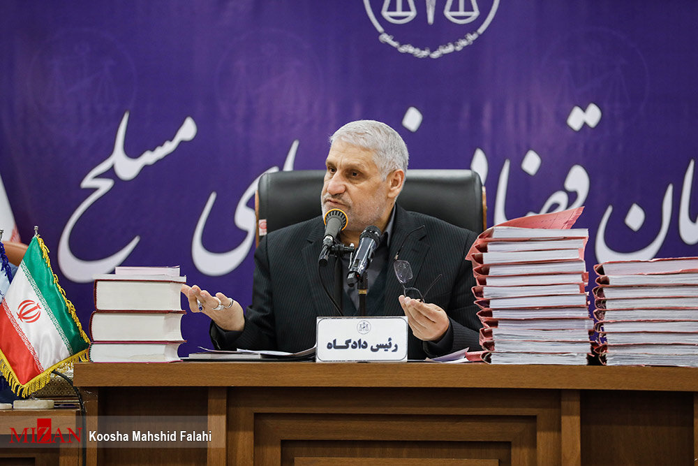 تصاویر | متهم سقوط هواپیمای اوکراینی از شب حادثه و عملکردش گفت | ۷ نفر از اولیای دم جانباختگان و وکلای آنها در جایگاه قرار گرفتند