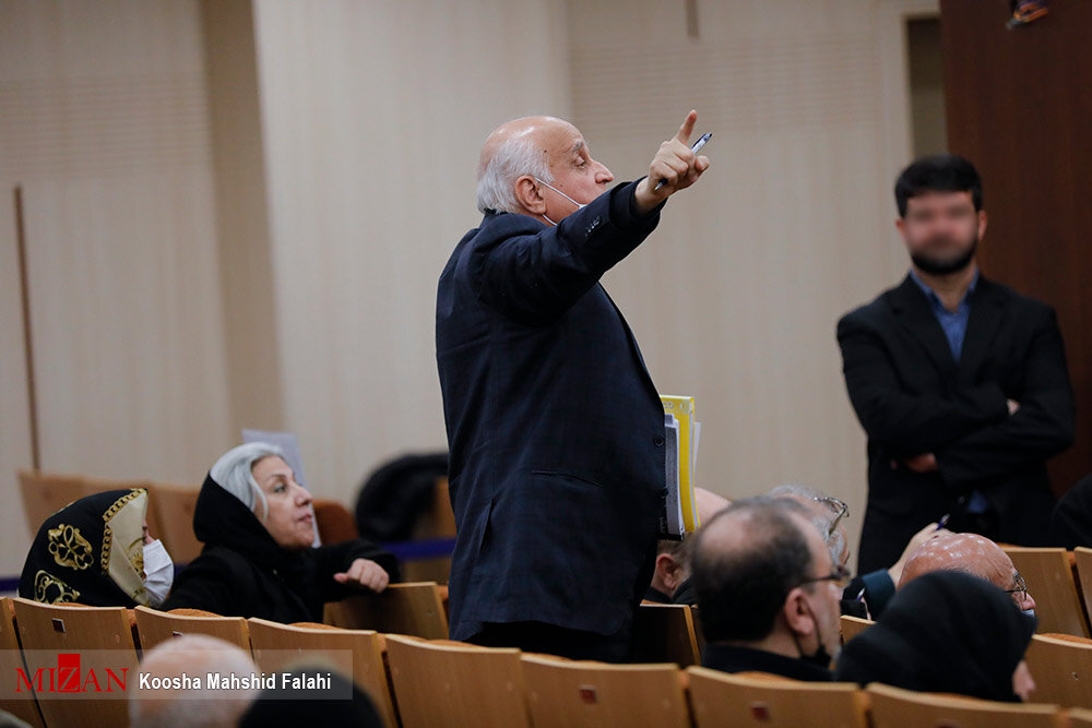 تصاویر | متهم سقوط هواپیمای اوکراینی از شب حادثه و عملکردش گفت | ۷ نفر از اولیای دم جانباختگان و وکلای آنها در جایگاه قرار گرفتند