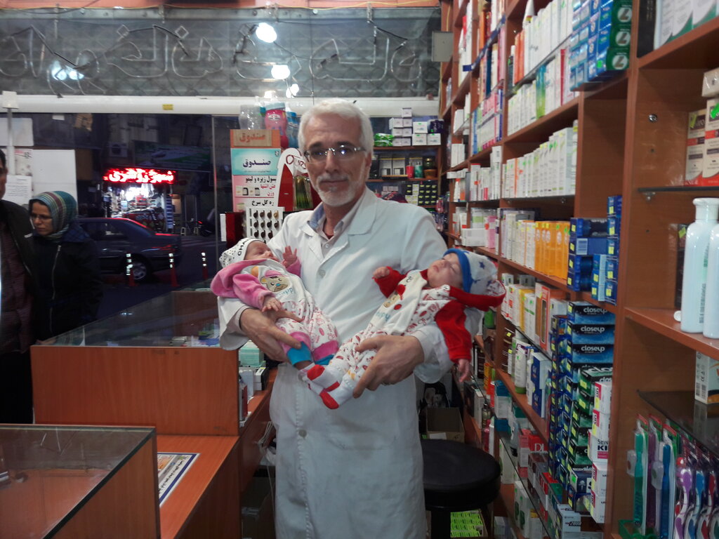 کرونا چگونه داغ بر دل اهالی امامزاده حسن(ع) گذاشت؟ \ رسم و راه پیچیدن نسخه مهربانی آقای دکتر