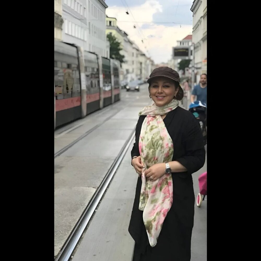 عکس | پرکارترین سلبریتی زن صدا و سیما به لندن مهاجرت کرد؟