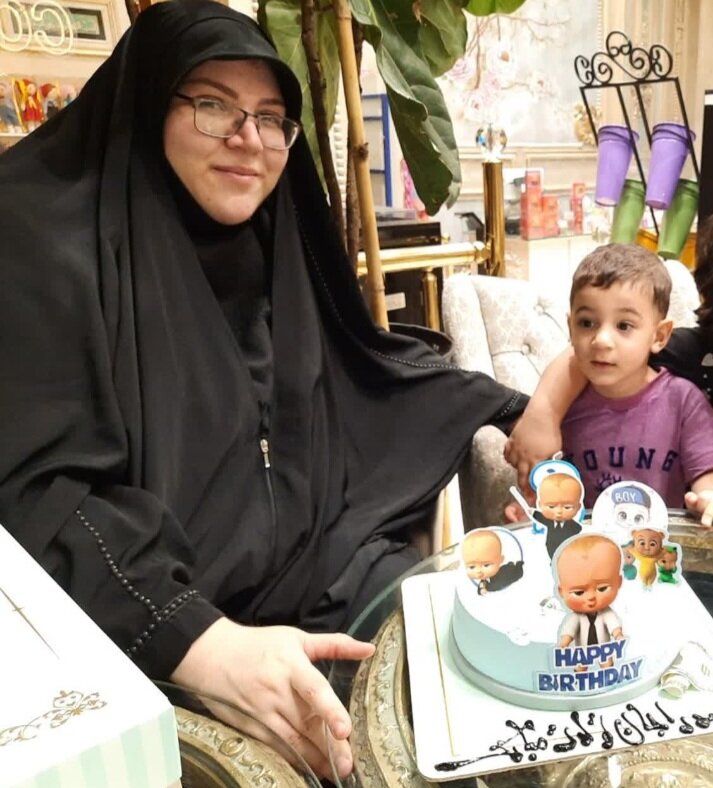 تصاویر مادر جوان نازپرورده با ۴ فرزند | حقوق ۲۰ میلیونی نمیخواهم | زندگی در خانه کوچک؛ بدون خودرو