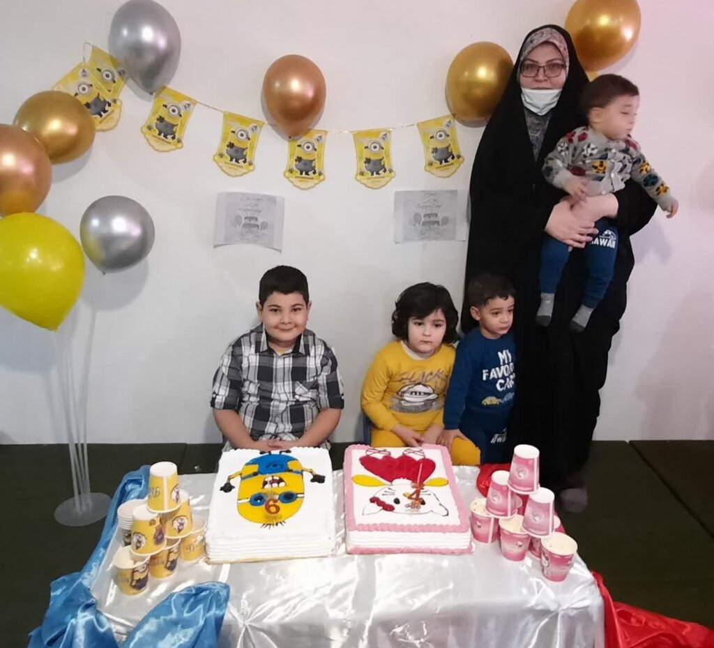 تصاویر مادر جوان نازپرورده با ۴ فرزند | حقوق ۲۰ میلیونی نمیخواهم | زندگی در خانه کوچک؛ بدون خودرو