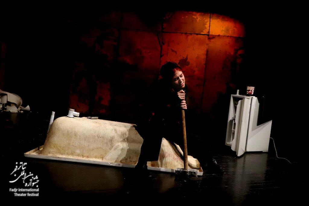 دیدار با افلیایی که هملت را میکشد| واگویههای یک زن خودبیمارانگار