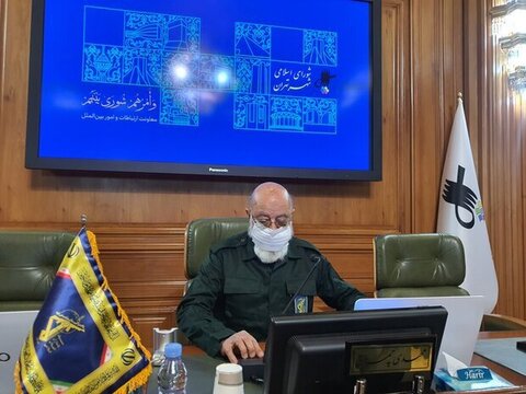 مهدي چمران، رئيس شوراي شهر تهران در لباس سپاه