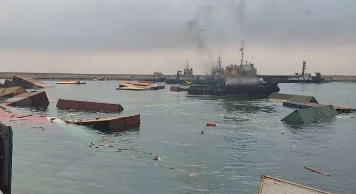 تصاویر غرق شدن شناور تانزانیایی در جنوب ایران ؛ علت حادثه اعلام شد | وضعیت خدمه کشتی در بندر پارس